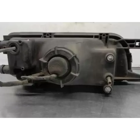 B606063C00 фара передняя Nissan Sunny 1992
