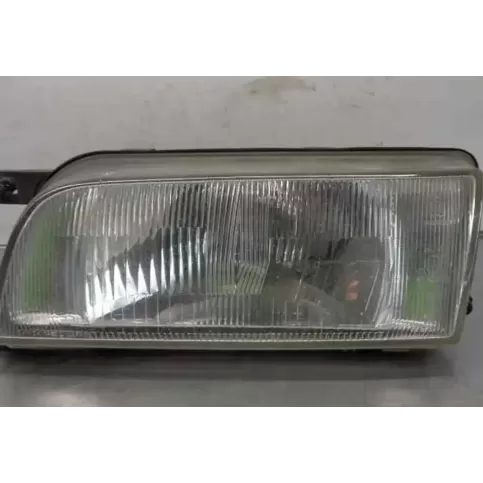 B606063C00 фара передняя Nissan Sunny 1992