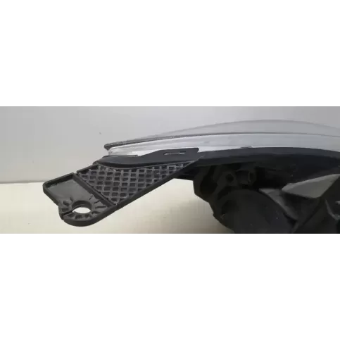 BM5113W030 фара передняя Ford Focus 2012