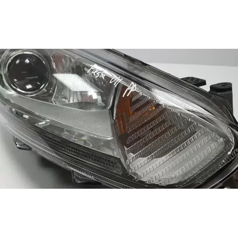 C1BB-13W029-CG фара передняя Ford Fiesta 2016
