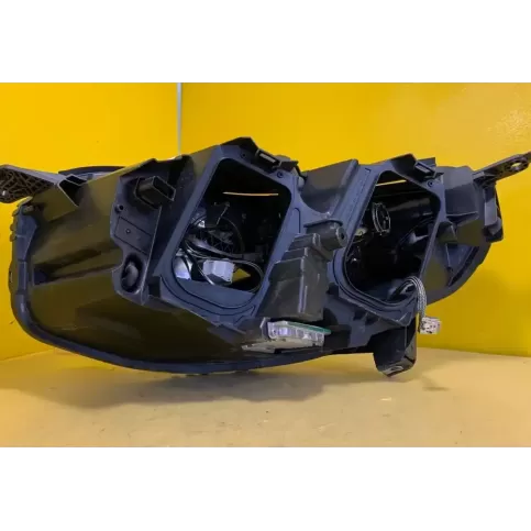 0021827401 фара передняя Opel Zafira A 2013