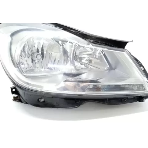 030127020600 фара передняя Mercedes-Benz C W204 2013