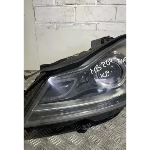 030127068100 фара передняя Mercedes-Benz C W204 2010