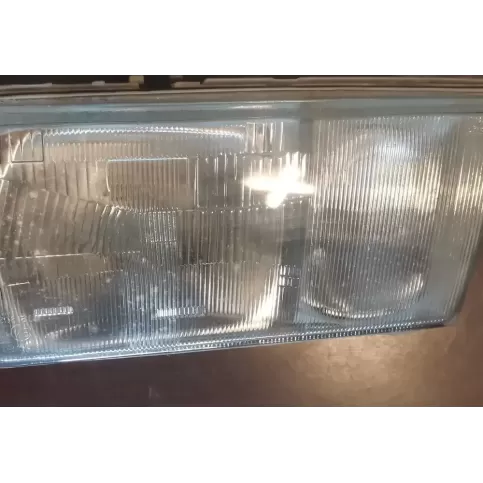 1305239013 фара передняя Mercedes-Benz 190 W201 1990