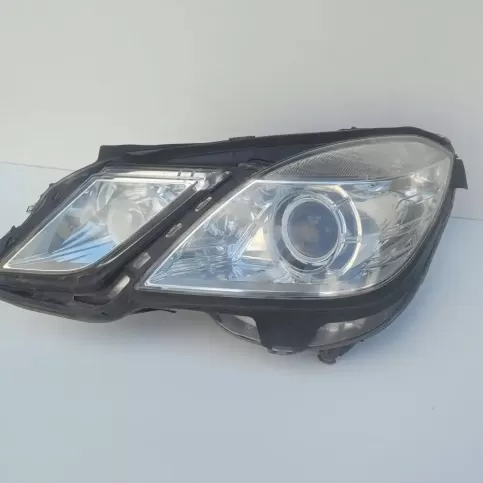1ZT00970207 фара передняя Mercedes-Benz E W212 2010
