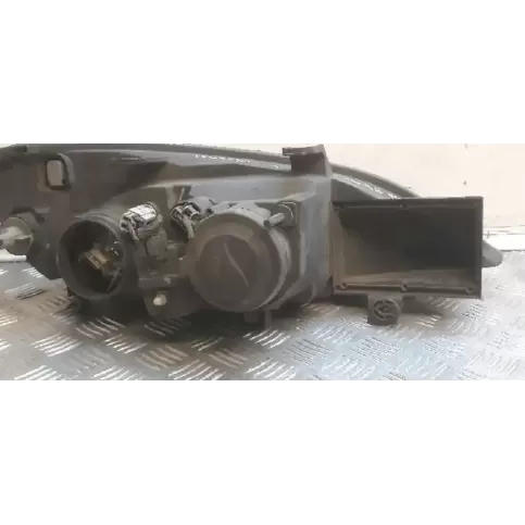 260609F686 фара передняя Nissan Primera 1996