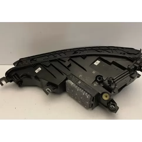 4J3941086B фара передня Audi E-tron GT 2022