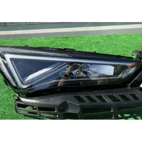 5FJ941008J фара передняя Seat Tarraco 2023