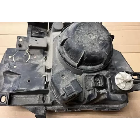 701041010L фара передняя Volkswagen Multivan T4 1996