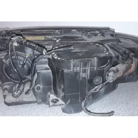7165898 фара передняя BMW 3 E46 2005