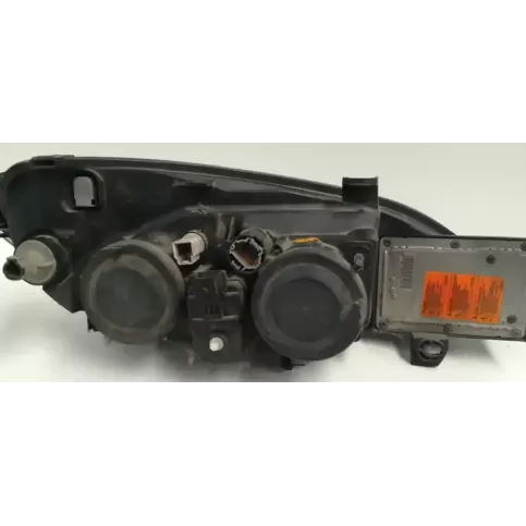 73772466 фара передняя Nissan Primera 1996