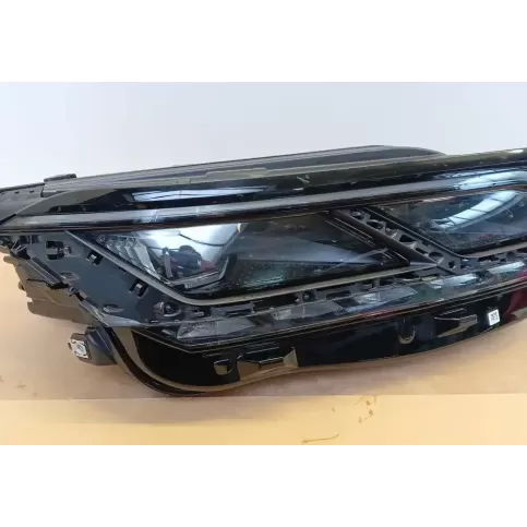 761941082A фара передня Volkswagen Touareg III 1900