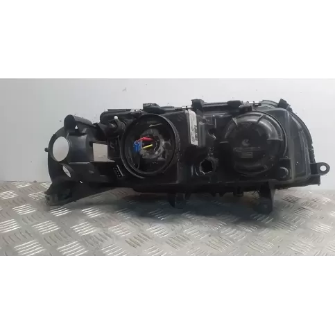 8260666 фара передня Volvo S80 2000