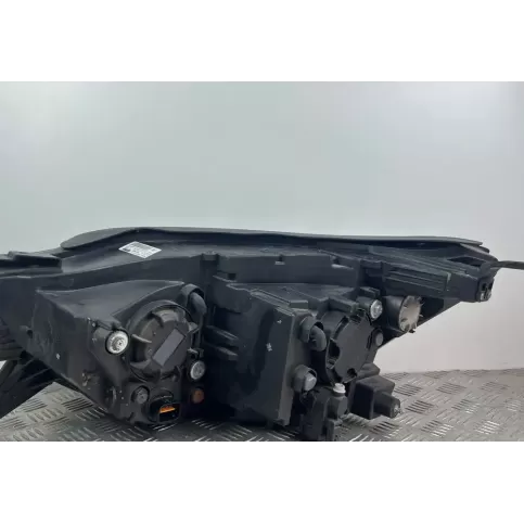 8310236000 фара передня SsangYong Rexton 2019