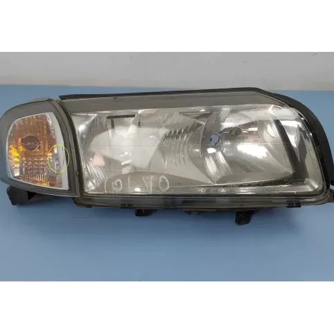 89002810 фара передняя Volvo S80 2001