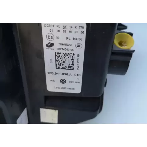 8U0805607A фара передняя Volkswagen ID.3 2020