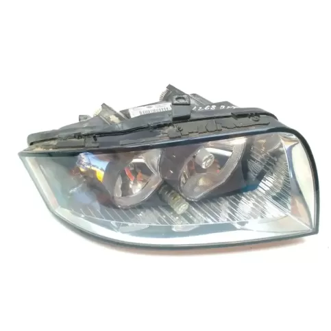 8Z0941004H фара передняя Audi A2 2000