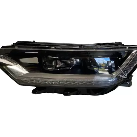 90136114 фара передняя Volkswagen PASSAT B8 2018