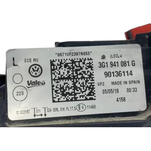 90136114 фара передняя Volkswagen PASSAT B8 2018