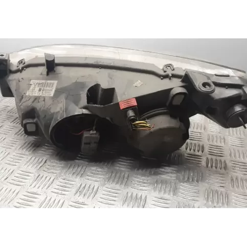 9634369280 фара передняя Peugeot 307 2002
