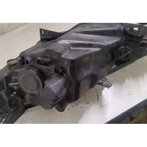 9644998780 фара передняя Peugeot 1007 2006