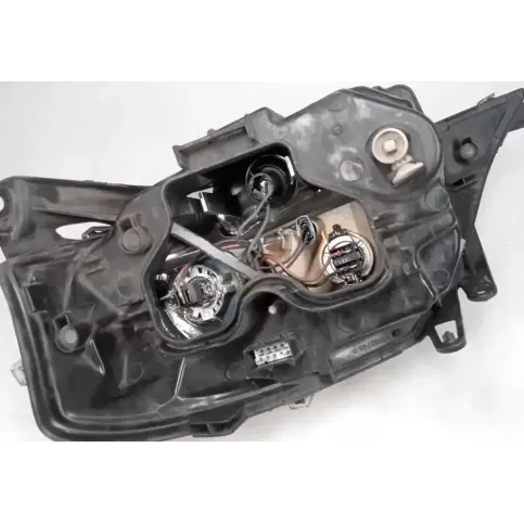9682672980 фара передняя Citroen C3 2002