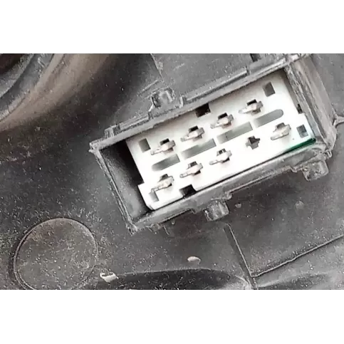 9682672980 фара передняя Citroen C3 2002
