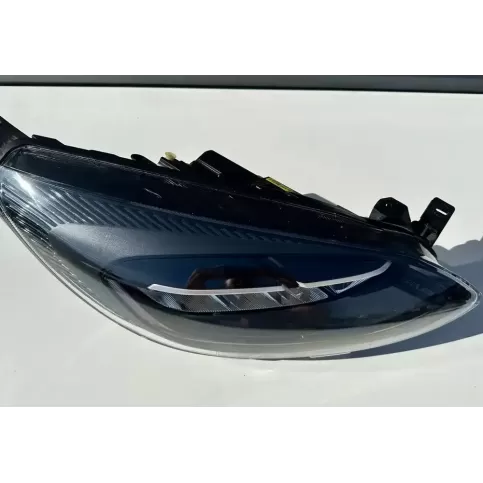 C022808607 фара передняя Ford Fiesta 2018
