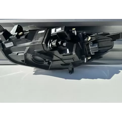 C022808607 фара передняя Ford Fiesta 2018