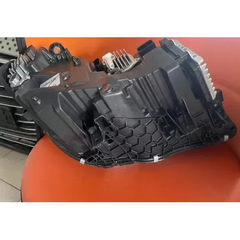 F00HTB704308 фара передняя BMW X3 G01 2018