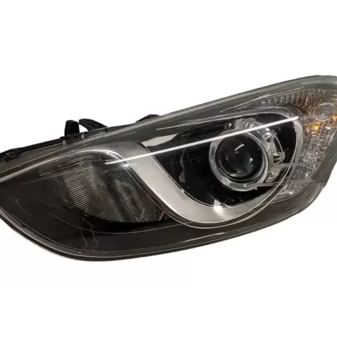 L0090H1YYL8 фара передня Hyundai i30 2014