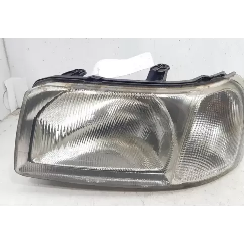 XBC001750 фара передня Land Rover Freelander 2000