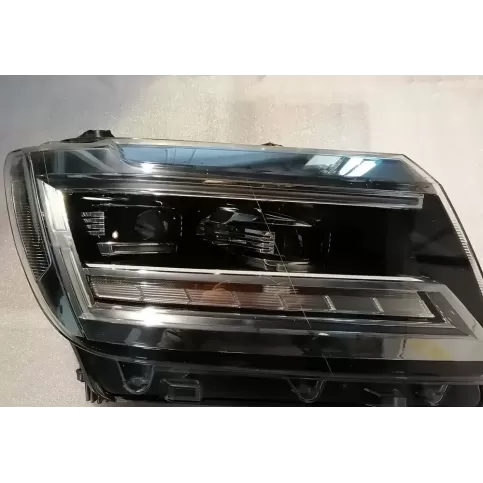 0128300600000263 фара передняя Volkswagen Crafter 2020