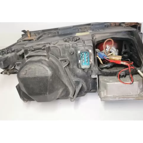 0301043271 фара передняя BMW 7 E38 1996