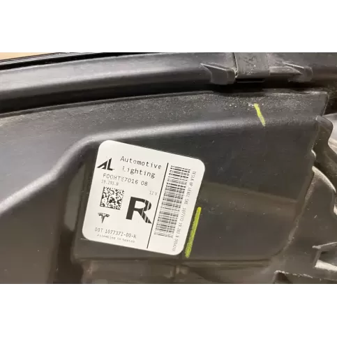 107737200K фара передня Tesla Model 3 2018