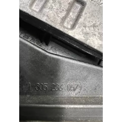 1305236057 фара передняя Audi A4 S4 B7 8E 8H 2008