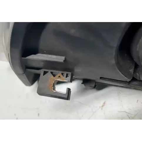 1305236057 фара передняя Audi A4 S4 B7 8E 8H 2008