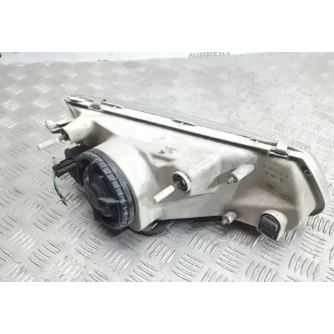 14525900 фара передняя Mitsubishi Carisma 1998