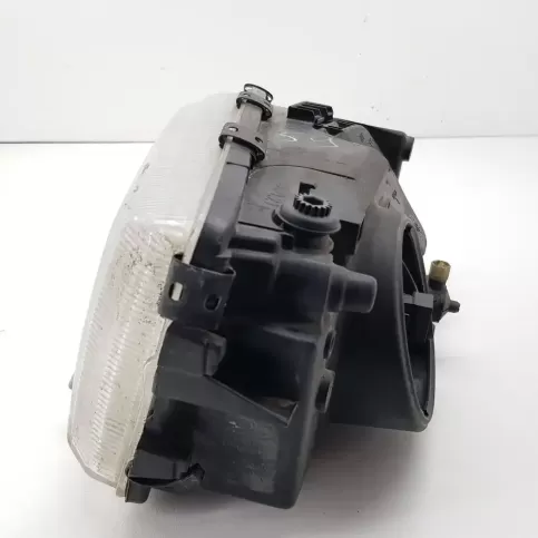 147343-00 фара передняя Volvo S40, V40 1998