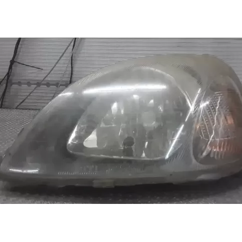 205730B фара передняя Toyota Yaris 2005