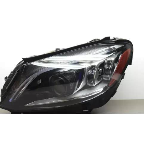 2059061906 фара передняя Mercedes-Benz C W205 2020