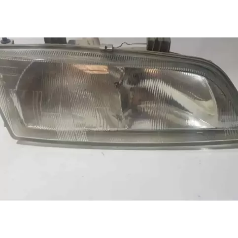 260109F101P3 фара передняя Nissan Primera 1996