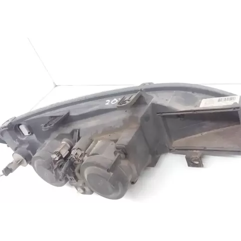 260609F601 фара передня Nissan Primera 2000