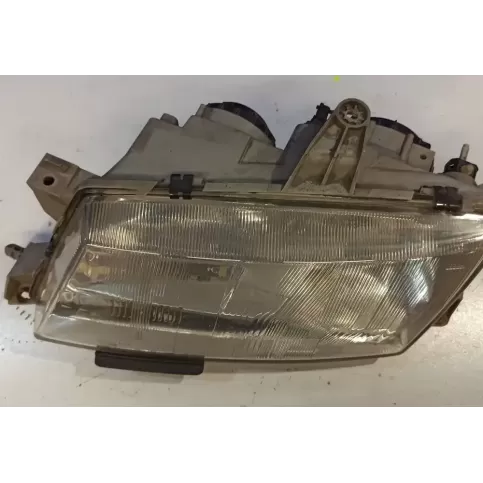 5284450 фара передня Saab 9-5 2001