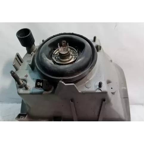 7701030637 фара передня Renault Super R5 1984
