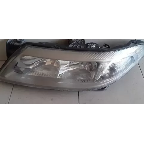 8200002465 фара передняя Renault Laguna II 2002