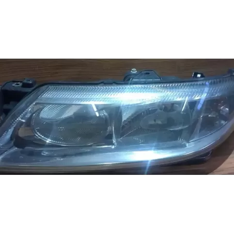 8200002846 фара передня Renault Laguna II 2004