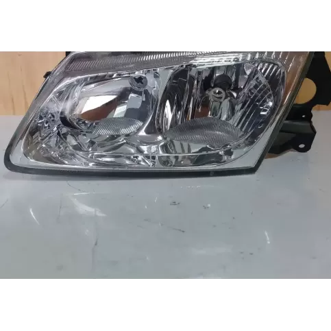 86069608 фара передняя Nissan Almera N16 2004