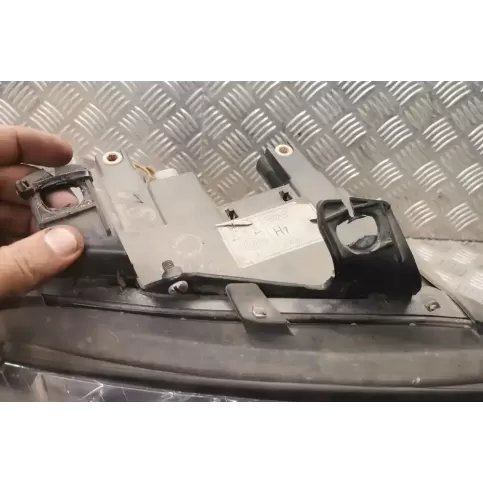 8E0941002F фара передня Audi A4 S4 B6 8E 8H 2004