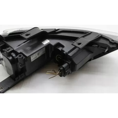 8U0941003 фара передняя Audi Q3 8U 2012